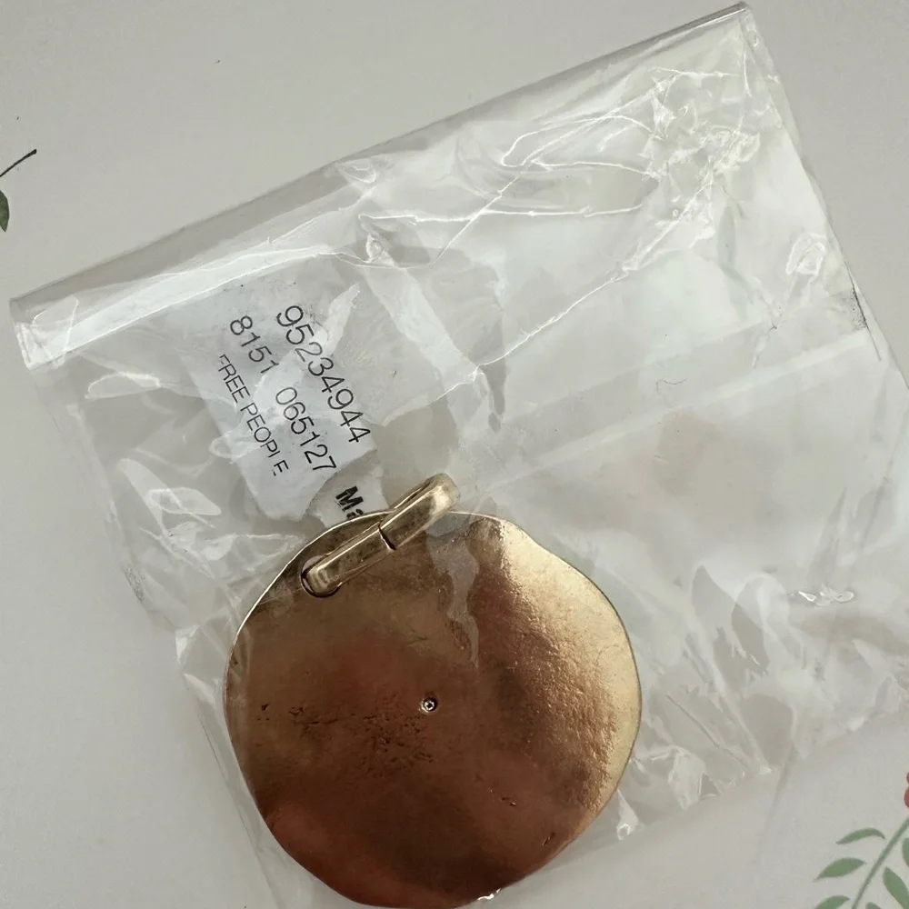 NWT Free People Gold Pegasus Pendant Bag Charm - Picture 6 of 6